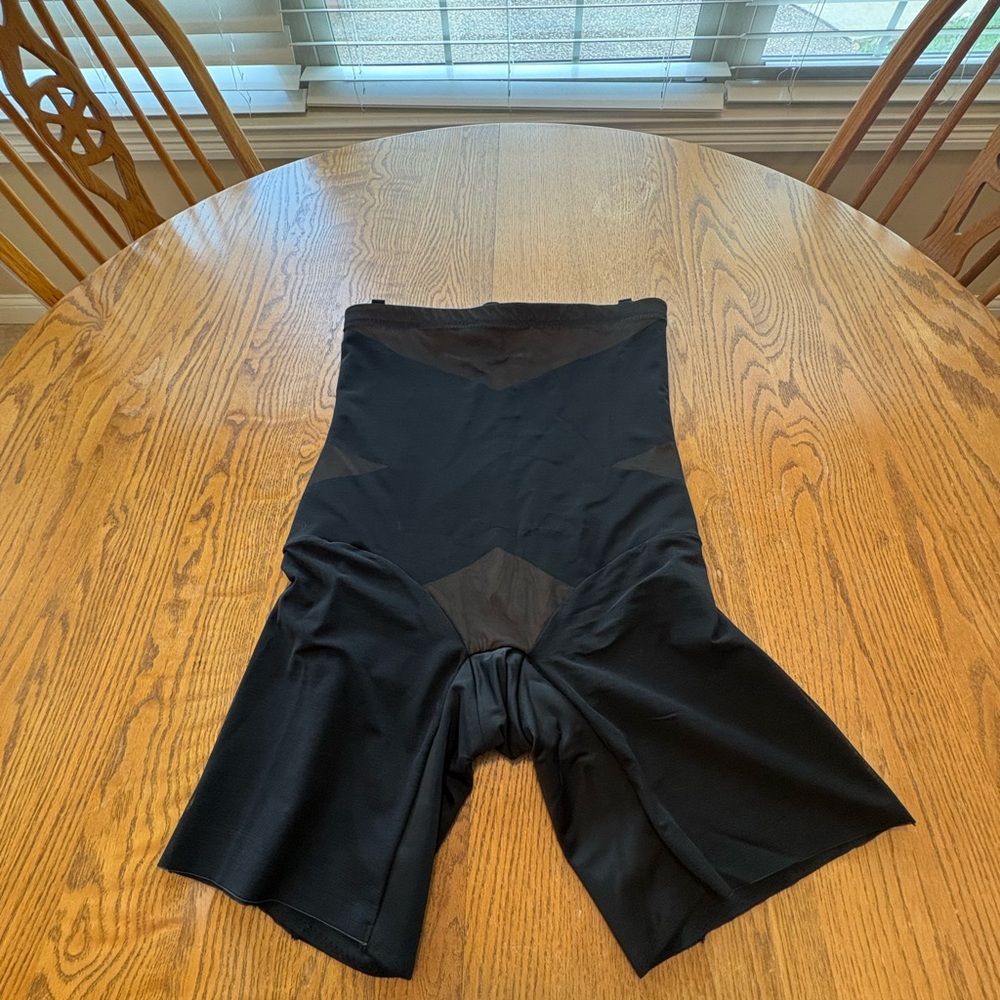 HoneyLove SuperPower Short size 1X Black Shaper EUC - Picture 2 of 11